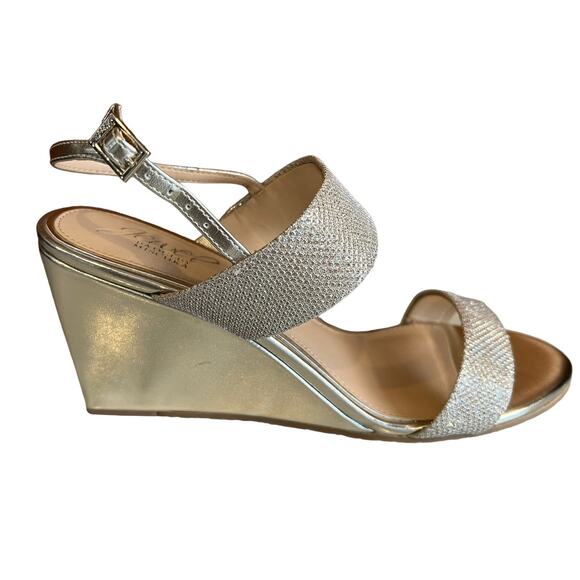Badgley Mischka Jewel Gold Sparkle Wedge Sandals 8 - Picture 1 of 8